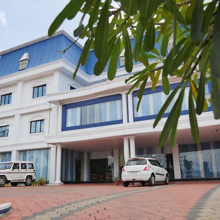 Karthika Residency Otel Kilimanur Dış mekan fotoğraf
