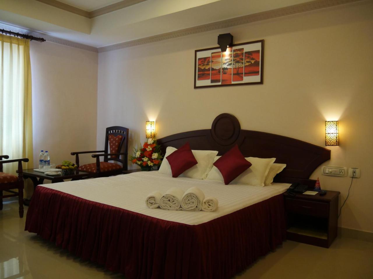 Karthika Residency Otel Kilimanur Dış mekan fotoğraf